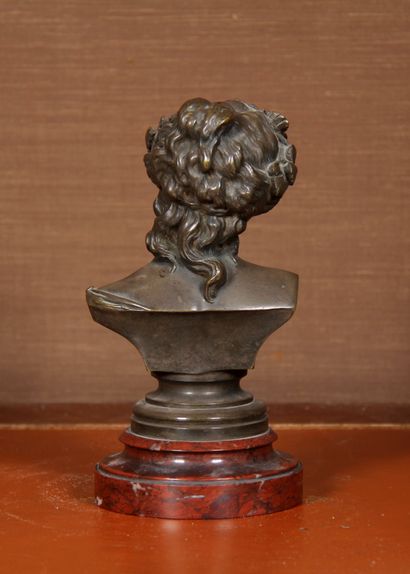 null Modern school

Bust of a woman

Sculpture in patinated bronze, counter base...