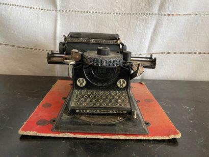 null GSN (Germany)

Child's typewriter in lithographed sheet metal

H : 11,5 W :...