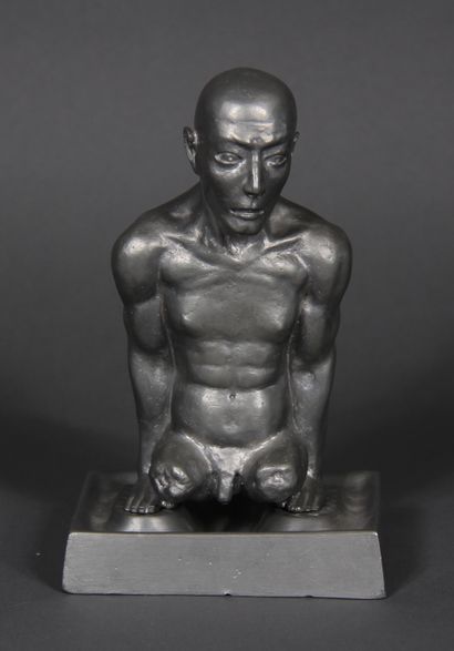 null OGIER (XXème s.)

Homme nu agenouillé

Sculpture en métal signée, numérotée...