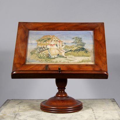 null Small lectern on a pedestal in natural wood and tapestry with small points,...