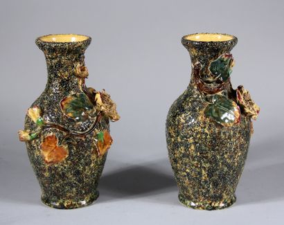 null Pair of earthenware vases decorated in relief with flowering branches

H : 29...