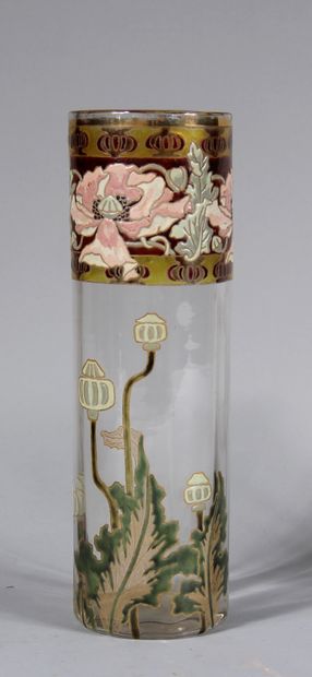null Lot :

- Vase tubulaire en verre transparent à frise et décor de fleurs émaillées

H...