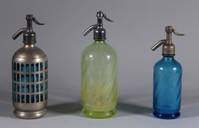 null Three siphons in transparent glass and blue transparent glass, metal frame

H...