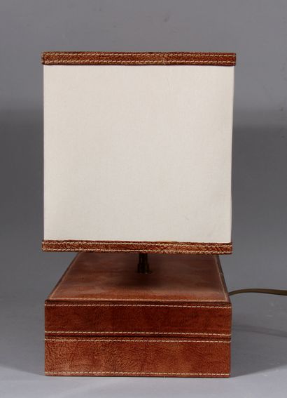 null Lamp base trimmed with imitation leather, rectangular fabric lampshade

H :...