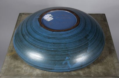 null Eugène GRANDJEAN-JOURDAN Vallauris

Large ceramic bowl with blue-grey glaze...