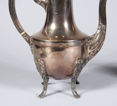 null Four-legged silver-plated coffee service decorated with acanthus leaves and...
