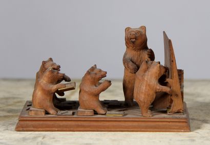 null Work in the Black Forest

Bears at school

Sculpture in natural wood, label...