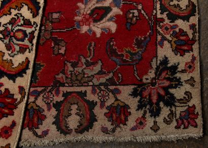 null TABRIZ

Pair of galleries decorated with flowers in natural chain and cotton...