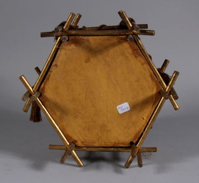 null Cache-pot hexagonal en bois doré imitant le bambou et bandes de tissus, intérieur...