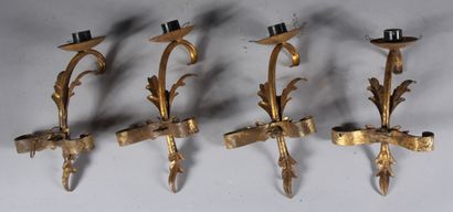 null Four gilt metal sconces with one light

H : 32 cm.
