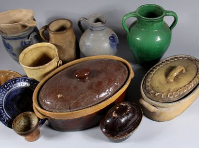 null Lot of stoneware or glazed ceramic pitchers, vases, terrines and various