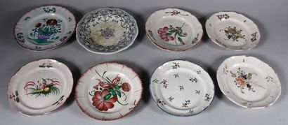 null Lot of dishes and plates in polychrome earthenware mismatched (chips, crack...