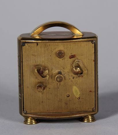null LANCEL

Pendulette de voyage en métal doré

H : 8 L : 6 P : 4 cm. (traces de...