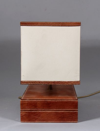 null Lamp base trimmed with imitation leather, rectangular fabric lampshade

H :...
