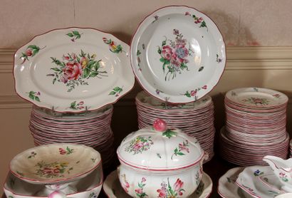 null *LUNEVILLE

Important earthenware dinner service decorated with flowers and...