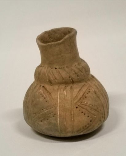 null Small simple vase

Pre-Hispanic culture

Peru

Ceramic