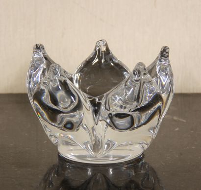 null Goran WARFF (1933-) - KOSTA BODA ed.

Glass lotus bowl with stretched edges.

H...