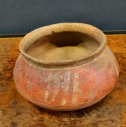 null Bowl decorated with geometric patterns

Pre-Hispanic culture

Peru

Ceramic