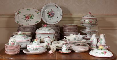 null *LUNEVILLE

Important earthenware dinner service decorated with flowers and...