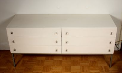 null BRASILIA WERK

Low chest of drawers in cream laminate with six drawers on two...