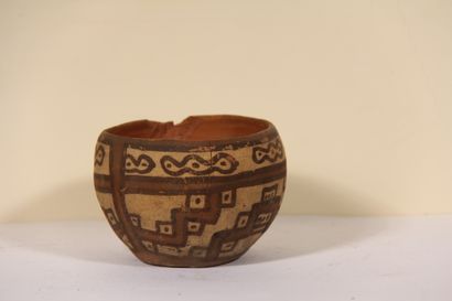 null Bowl decorated with geometric patterns

Chancay culture, Peru

Late Intermediate,...