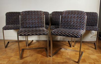 null Six chaises en métal chromé garnies d'un jacquard de velours, années 60

H :...