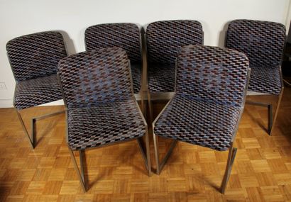 null Six chaises en métal chromé garnies d'un jacquard de velours, années 60

H :...