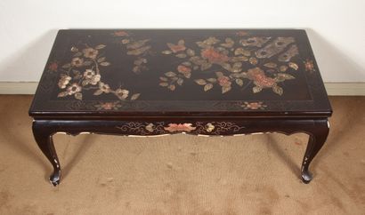 null Black lacquered wood coffee table with polychrome decoration of flowers, modern...