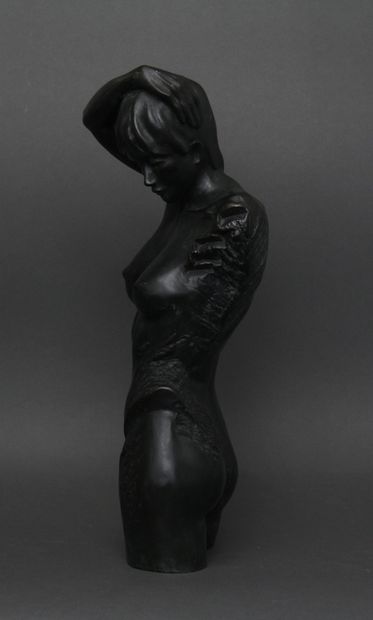 null MACHA

Femme nue en buste

Sculpture en bronze à patine verte, signée, datée...