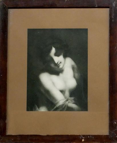 null Ecole moderne

Femme dénudée

Fusain

30 x 22 cm à vue (déchirure en bas à ...