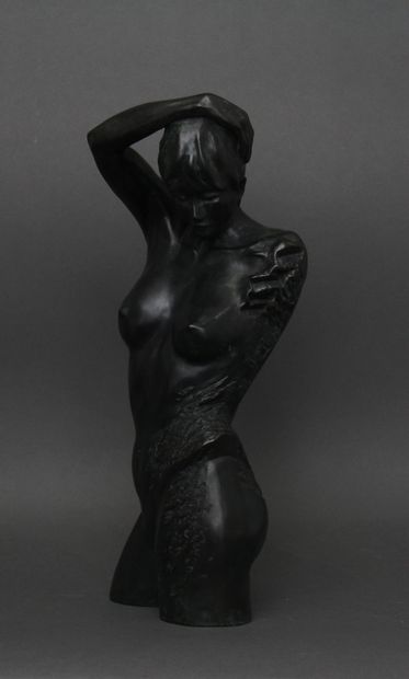 null MACHA

Nude woman in bust

Sculpture in bronze with green patina, signed, dated...