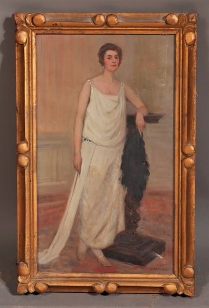 null *Gaston BOUCART (1878-1962)

Portrait d'une élégante

Huile sur toile signée...