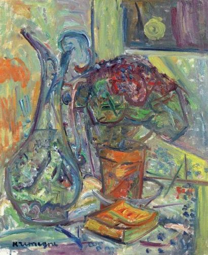 KREMEGNE Pinchus (1890-1981) Pichet, fleurs et livre sur une table Huile sur toile...