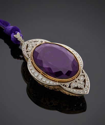null Necklace in mauve velvet retaining in pendant an oval motive in white gold 750...