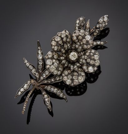 null *Broche fleur trembleuse en argent 925 millièmes entièrement sertie de diamants...