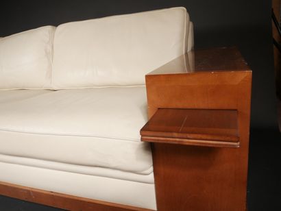 null House of Hughes CHEVALIER

Sofa-bed two seats model Dominique in sycamore veneer,...
