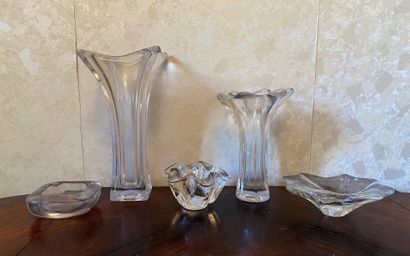 null BACCARAT and others

Lot of glass and crystal vases and voids