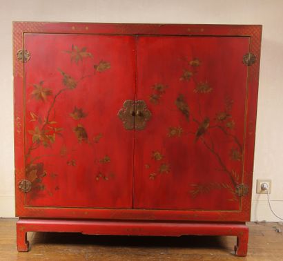 null Red lacquered wood sideboard, modern China, decorated with branches and golden...