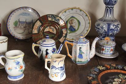 null DESMANT - QUIMPER and others

Lot of ceramic vases (accidents, restorations...