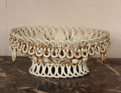 null Ch. De BOISSIMON et Cie - Langeais

Braided basket with two handles in cream...