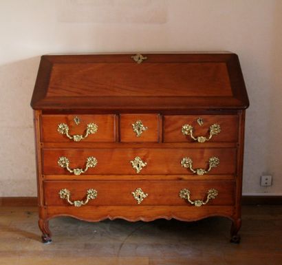 null Natural wood commode-scriban, 18th c.

H : 112 W : 122 D : 67 cm.