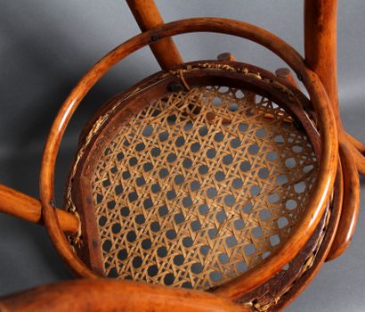 null *Jacob and Joseph KOHN (Wien austria)

Pair of bentwood chairs with openwork...