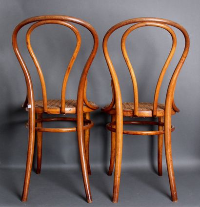 null *Jacob and Joseph KOHN (Wien austria)

Pair of bentwood chairs with openwork...