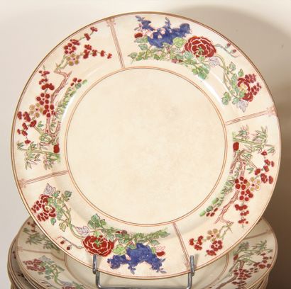 null BOOTHS

Part of an earthenware dinner service with printed decoration Silicon...