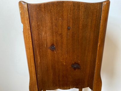 null Table de salon en bois de placage marquetée de rinceaux à trois tiroirs, style...