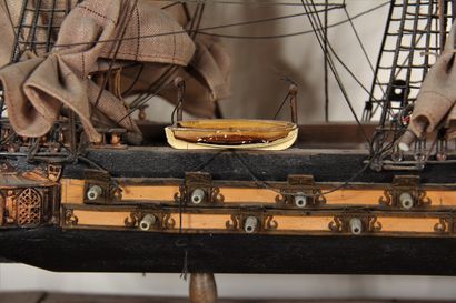 null Model of a 3 masted ship

L : 80 cm. (accidents)