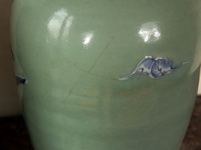 null Pair of celadon ceramic pots with blue characters, China

H : 32 cm. (cracked,...