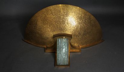 null PERZEL (in the taste of)

Half-moon wall lamp in gilded metal and frosted glass...