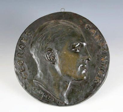 Georges FAYARD (XIX-XXe) Portait de Georges CARPENTIER de profil Médaillon en plâtre...