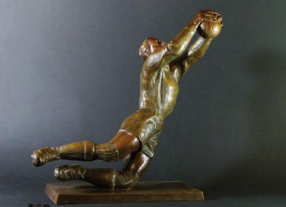 DULAU Le Goal Sculpture. Epreuve en régule (belle patine) 65 x 50 x 18 cm